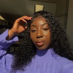 Meet your Posher, Adjoa